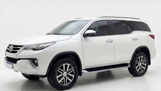 TOYOTA HILUX SW4 2.8 SRX 4X4 7 LUGARES 16V TURBO INTERCOOLER DIESEL 4P AUTOMÁTICO TOYOTA HILUX SW4 2.8 SRX 4X4 7 LUGARES 16V TURBO INTERCOOLER DIESEL 4P AUTOMÁTICO